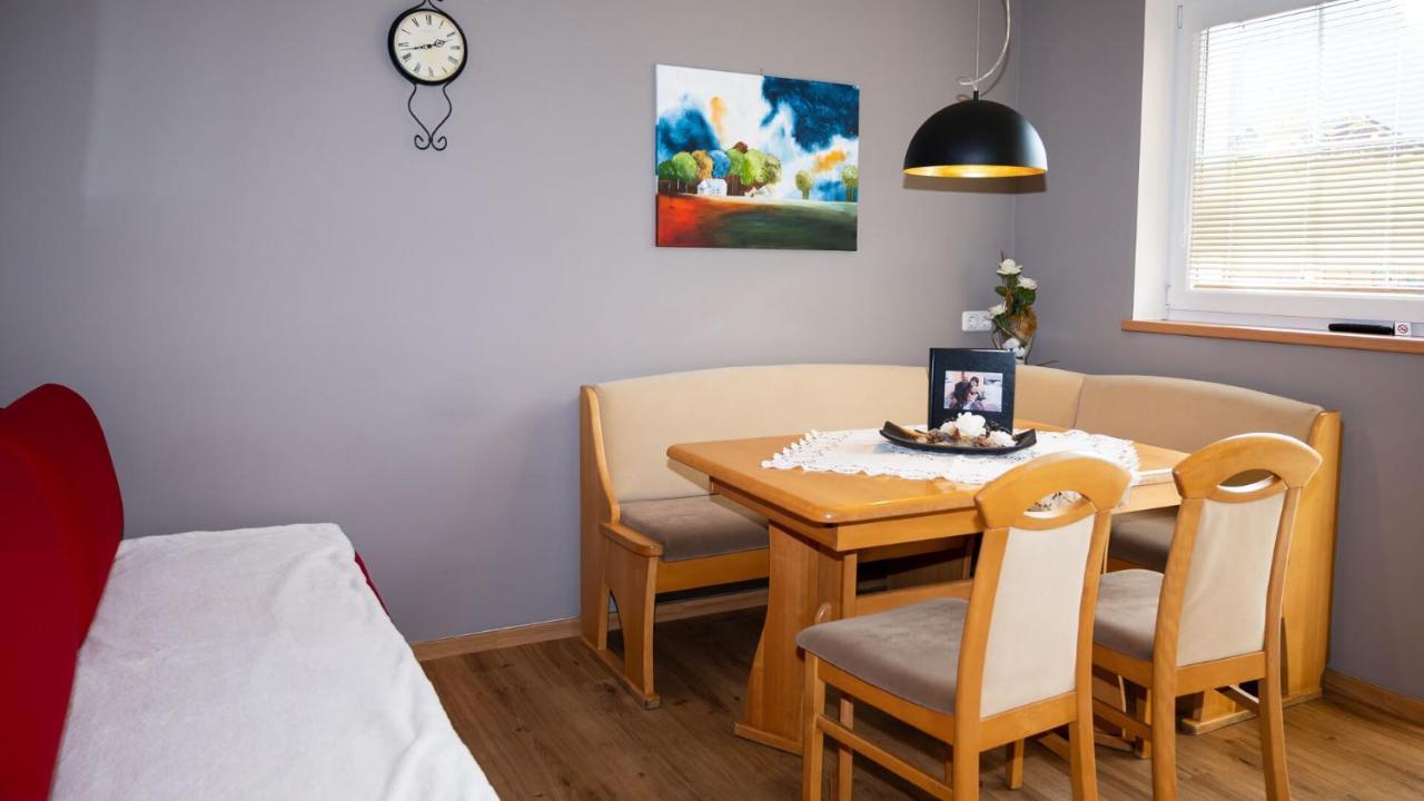 Appartement Alexandra นอยเคียร์เชน อัม โกรสเวเนดิเกอร์ ภายนอก รูปภาพ